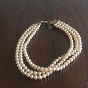 Timeless chocker pearls